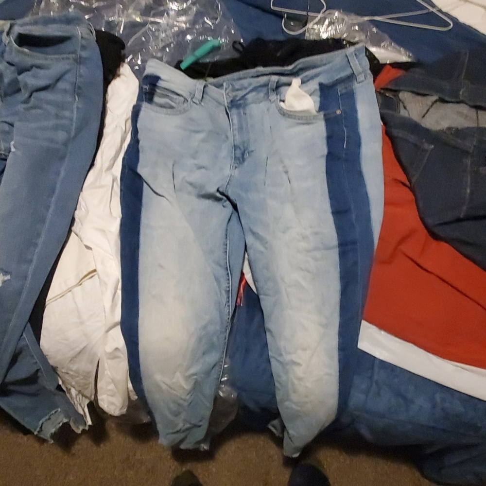 Arizona Blue jeans with blue stripe.